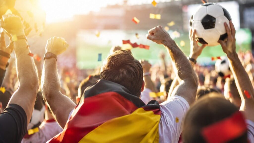 Public Viewing WM 2026 in Basel: Welche Bars, Pubs und Dachterrassen die Spiele live zeigen, an welchen Adressen alle Partien laufen und welche Nati-Termine besonders gefragt sind – die Übersicht der Stadt.
