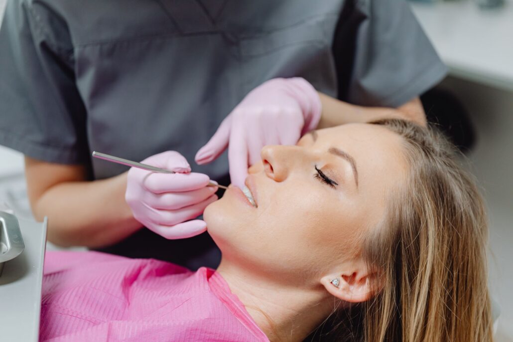 Zahnarztangst überwinden: Moderne Zahnmedizin, Hypnose, Vollnarkose und digitale Technik helfen Angstpatienten in Biel/Bienne, Behandlungen entspannter, schmerzarm und vertrauensvoll zu erleben.